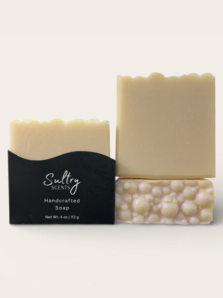 Bubble bath inspired soap bar with silk, featuring a creamy texture and soft, luxurious design