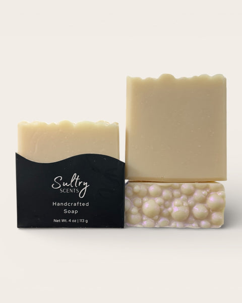 Bubble bath inspired soap bar with silk, featuring a creamy texture and soft, luxurious design